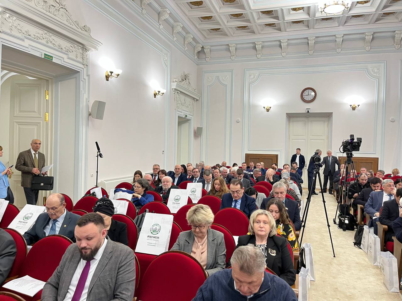 Руководитель фракции КПРФ в Мособлдуме Александр Наумов: Кадры решают все в аграрном комплексе страны