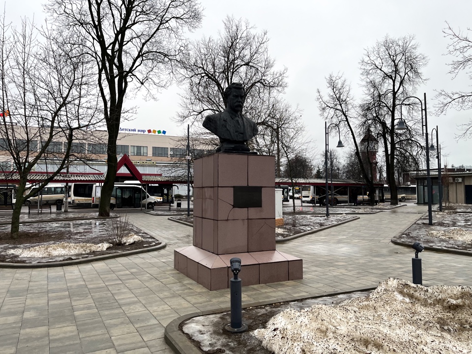 Депутат Мособлдумы Марк Черемисов осмотрел сквер Ногина в Богородском городском округе
