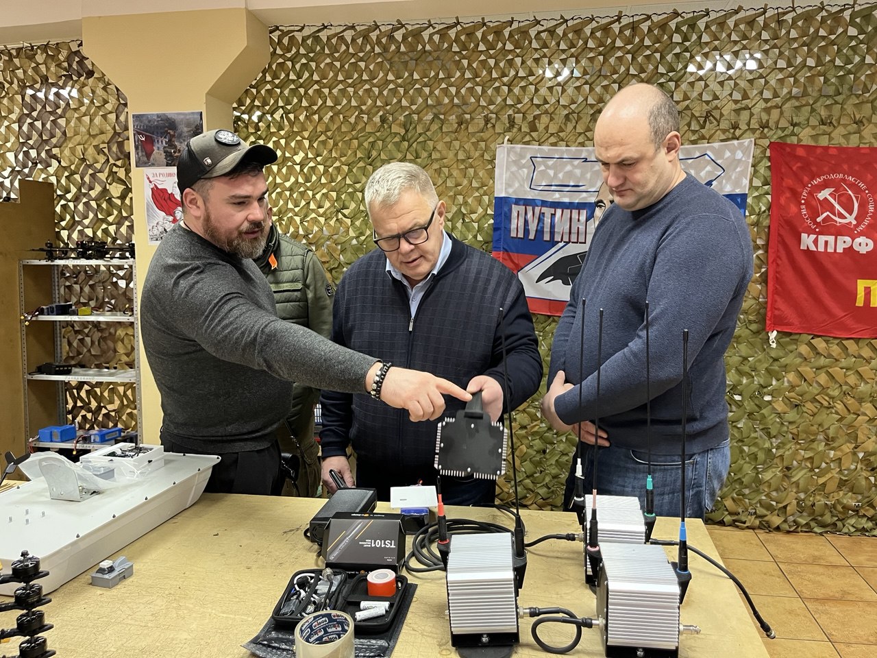Руководитель фракции КПРФ в Мособлдуме Александр Наумов: Работа «народного ВПК» приближает нашу Победу!