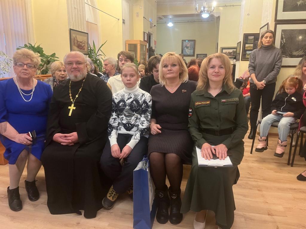 Выставка художника-ветерана Николая Баженова открылась в Фрязино