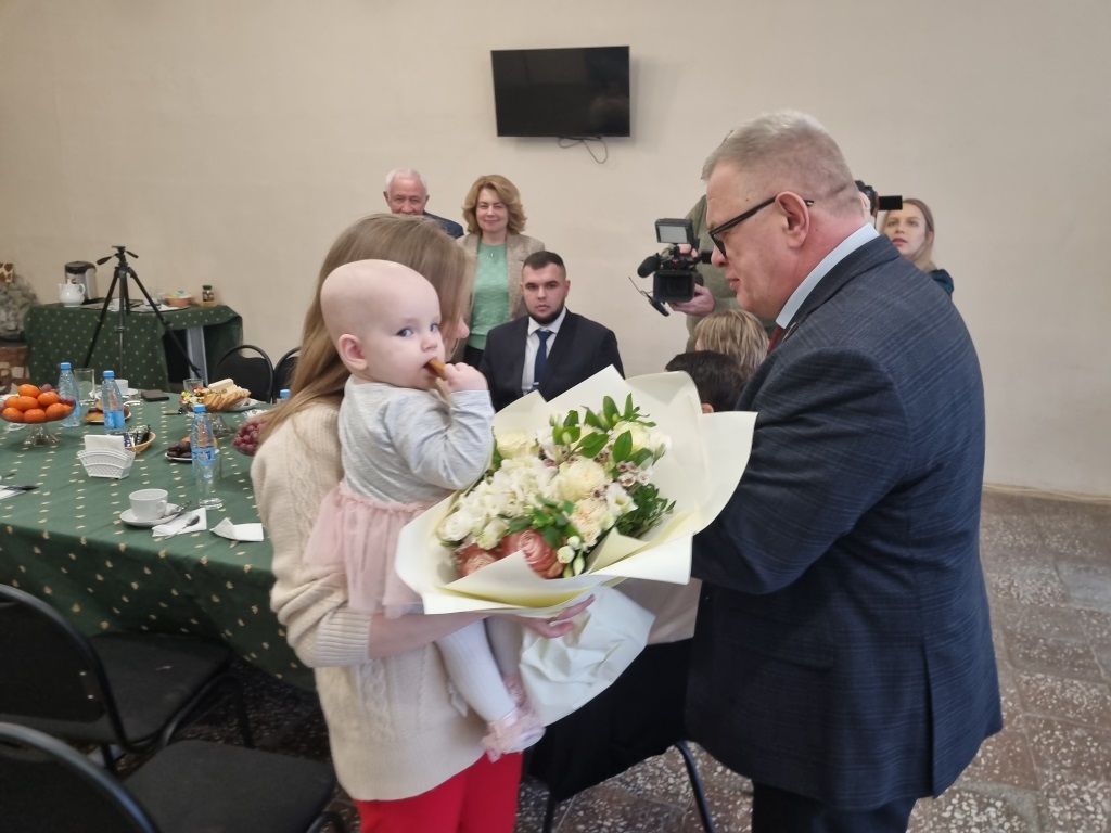 Руководитель фракции КПРФ в Мособлдуме Александр Наумов: помогать семьям участников СВО – наш святой долг и обязанность!
