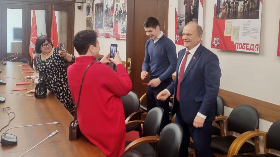 Школьники из Подмосковья встретились в Государственной Думе с депутатами фракции КПРФ