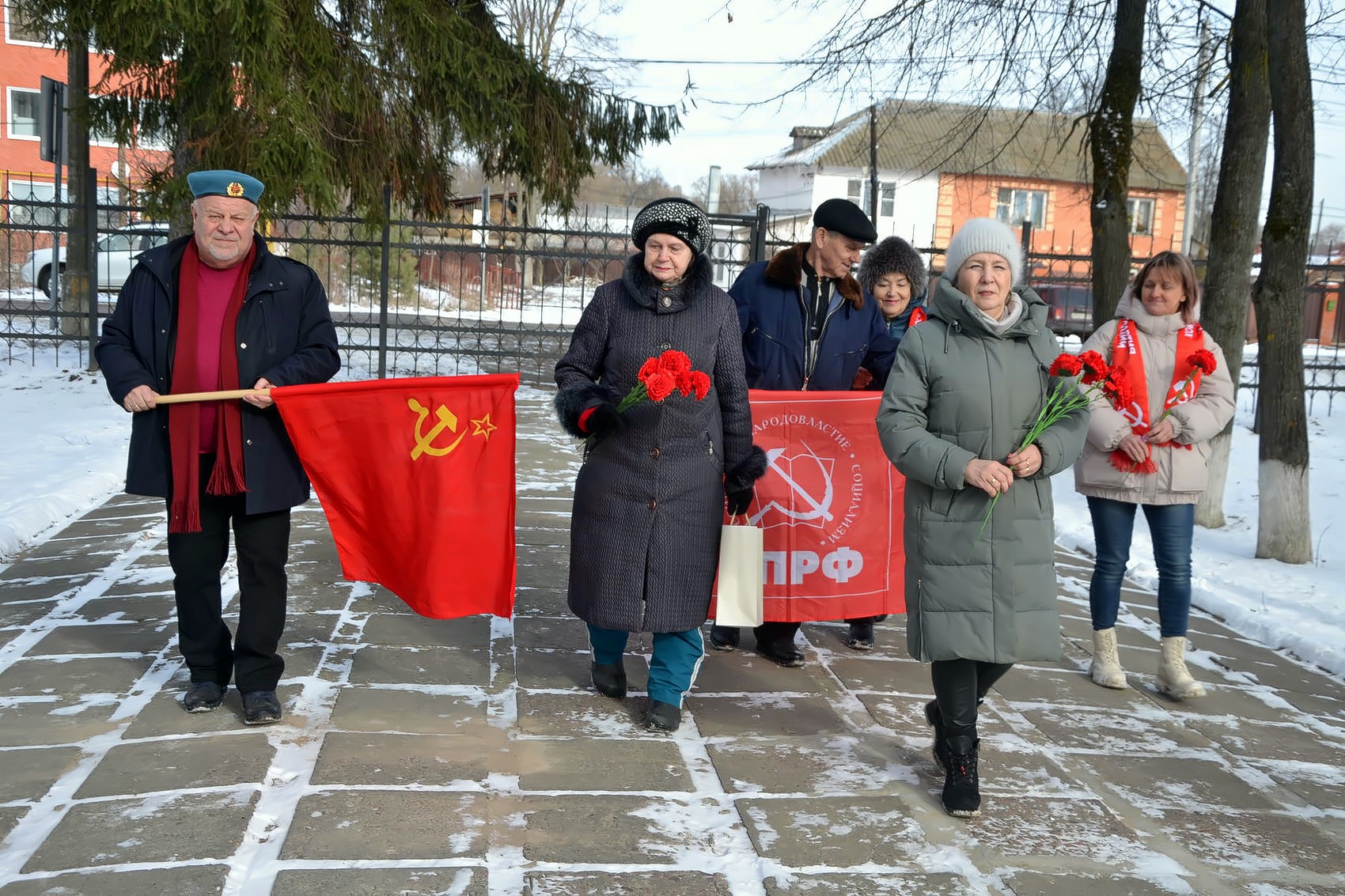 Озёрские коммунисты отметили День защитника Отечества