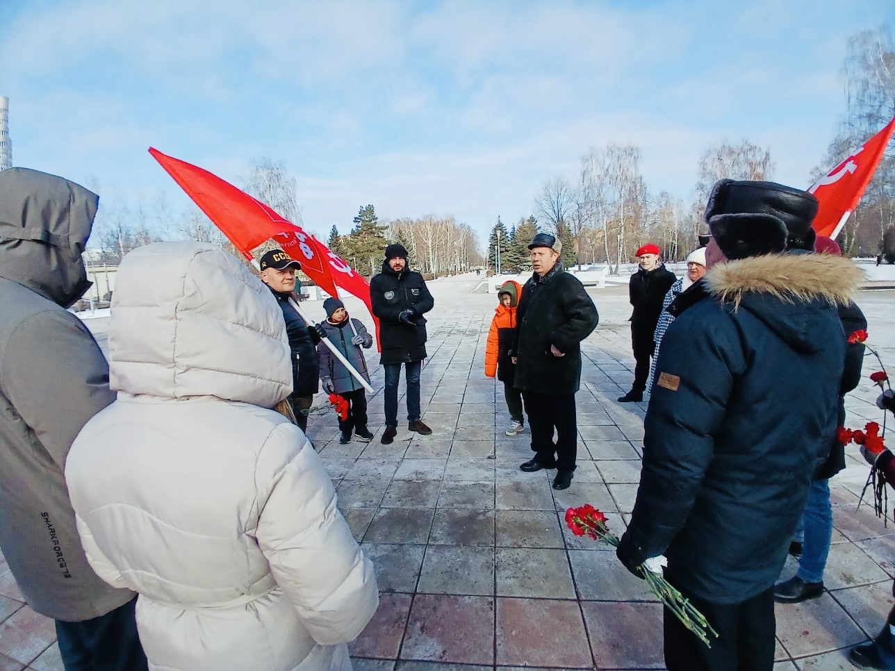 Слава несокрушимой и легендарной Красной Армии!
