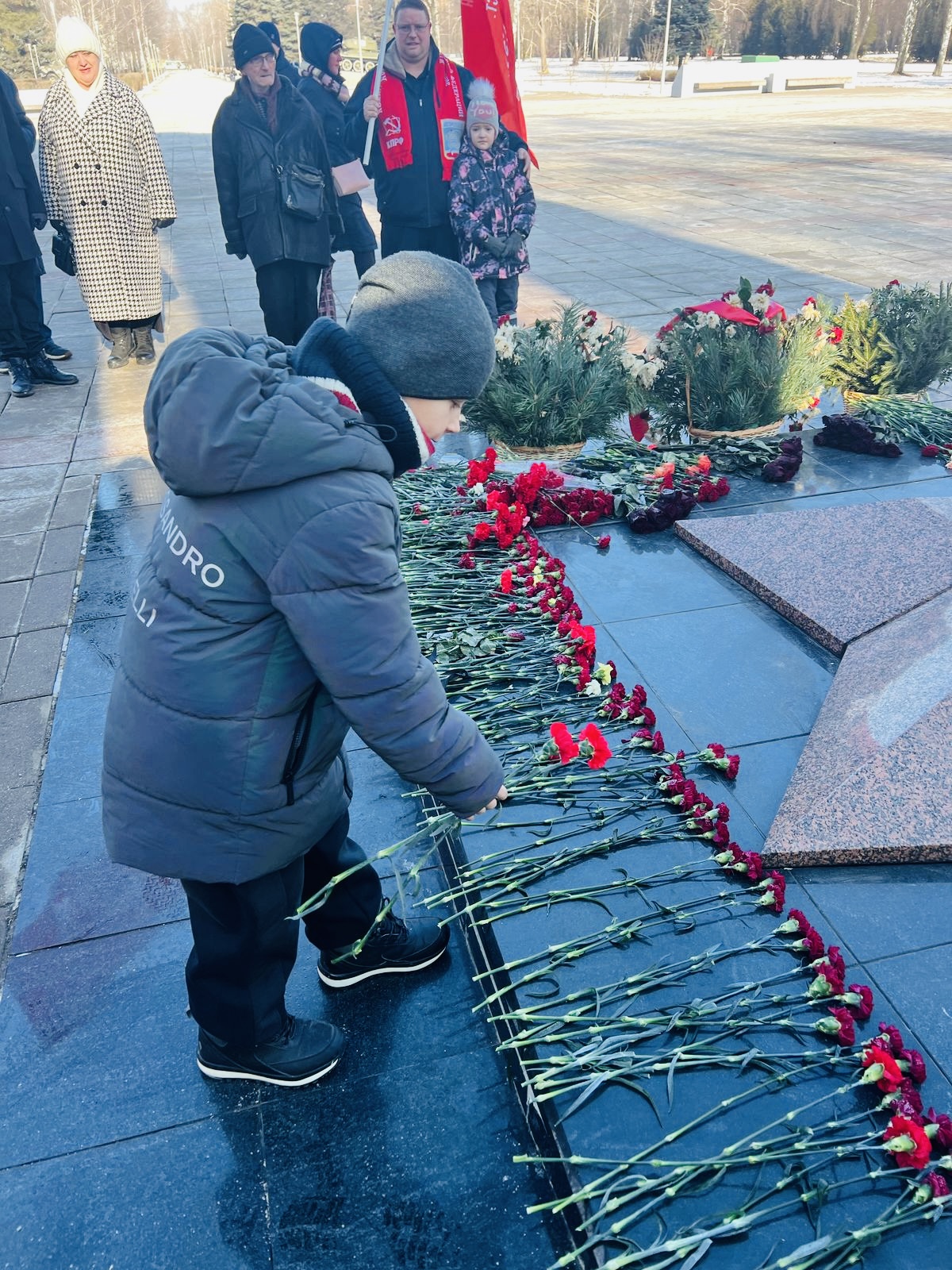 Слава несокрушимой и легендарной Красной Армии!