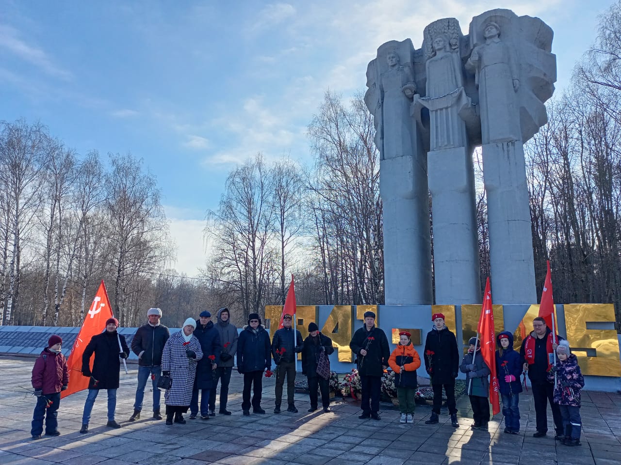 Слава несокрушимой и легендарной Красной Армии!