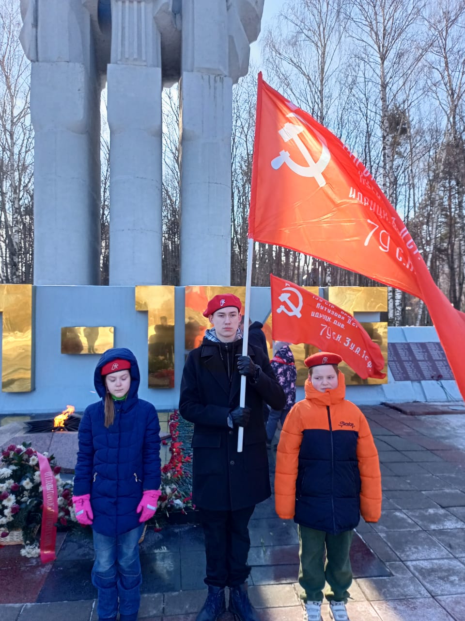 Слава несокрушимой и легендарной Красной Армии!