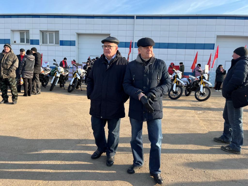 135 гуманитарный конвой от КПРФ для фронта и Победы
