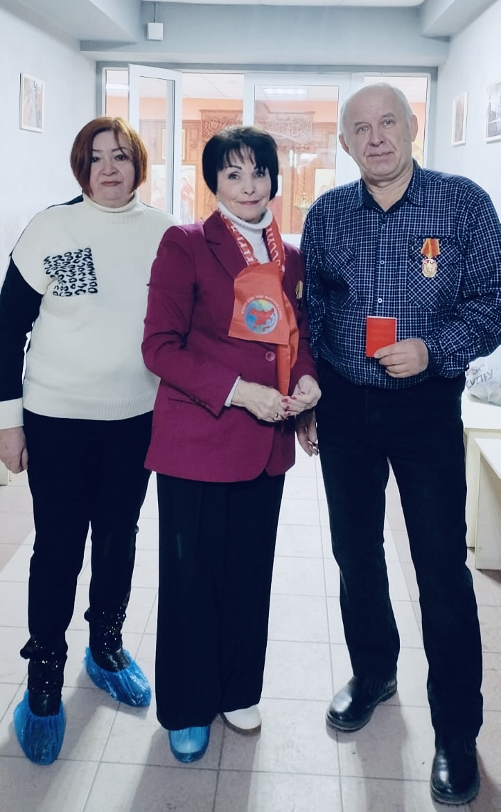 Народ и армия - едины!