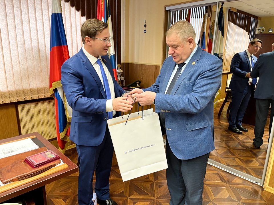 Депутат Мособлдумы Марк Черемисов поздравил военного комиссара Богородского городского округа