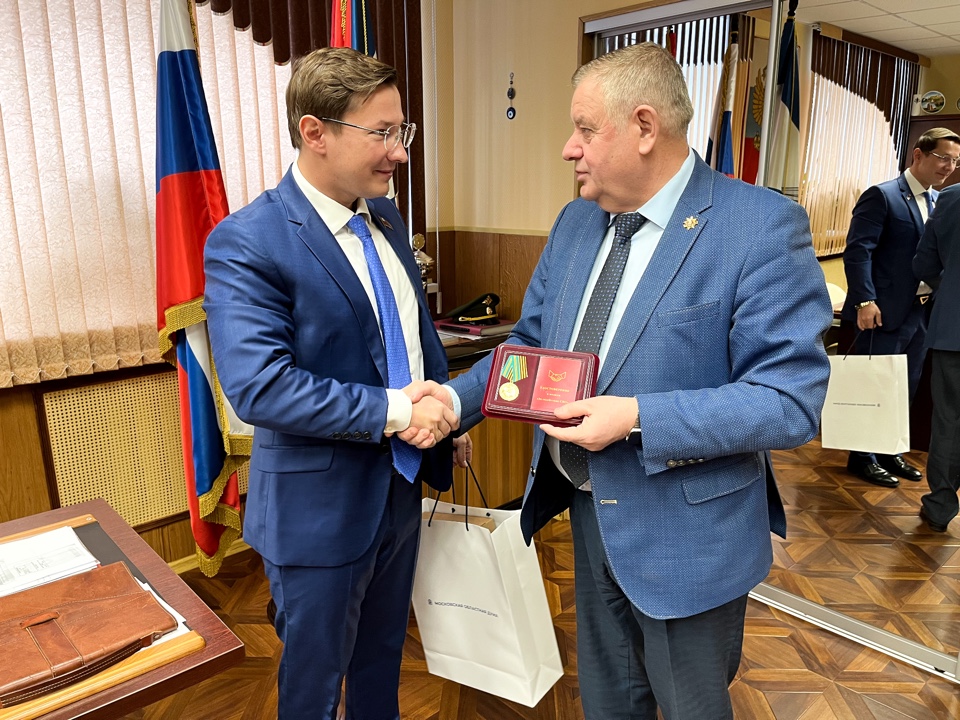 Депутат Мособлдумы Марк Черемисов поздравил военного комиссара Богородского городского округа