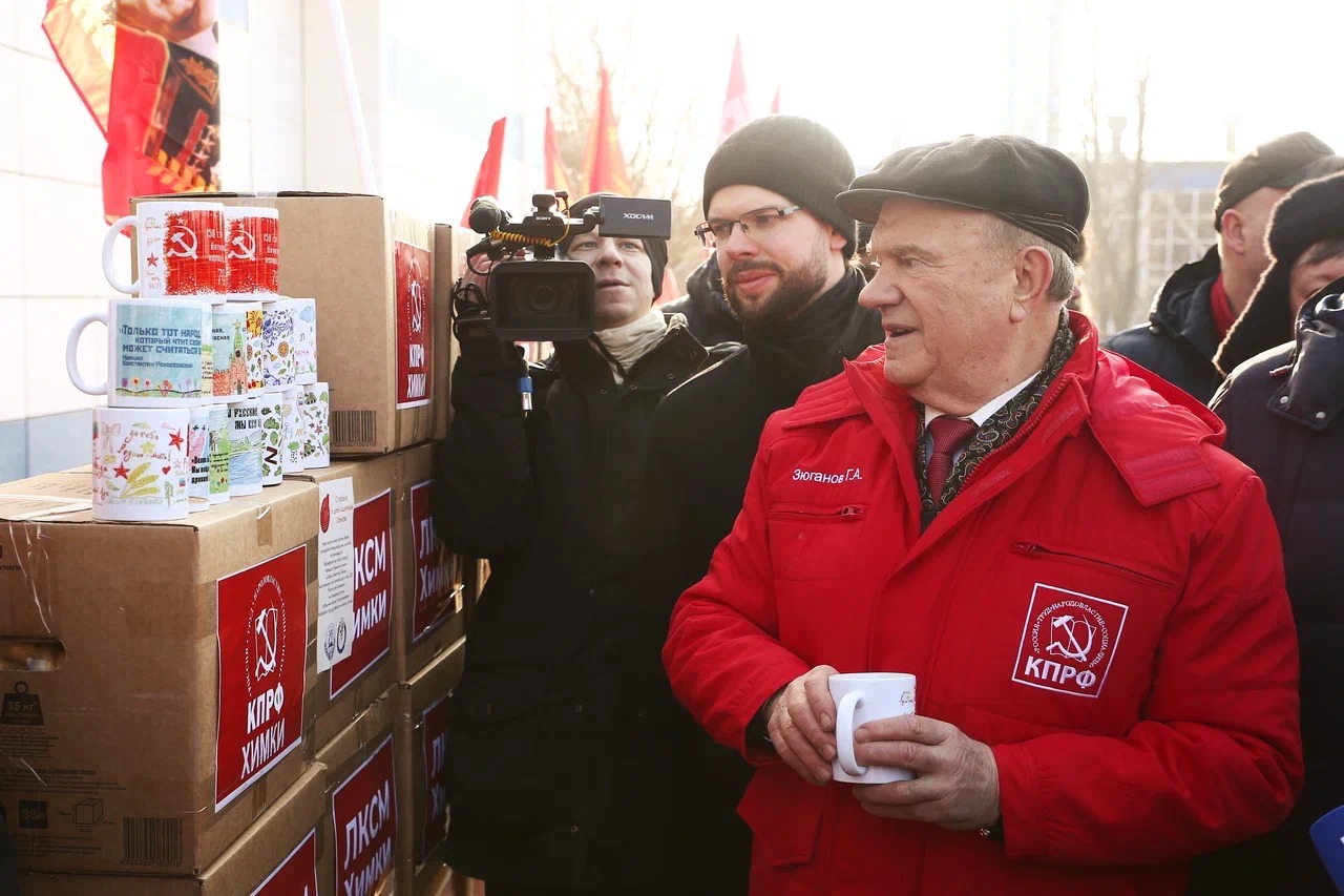 СВОих не бросаем