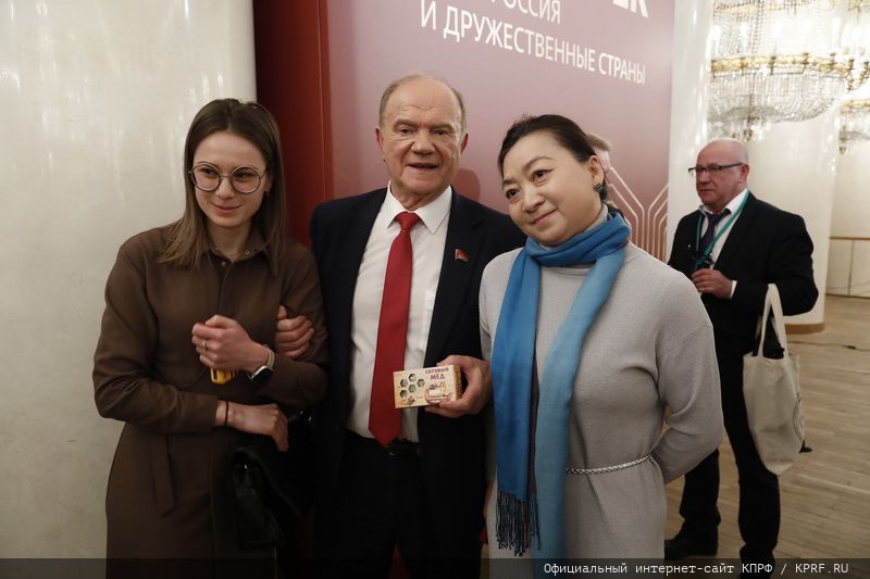 Г.А. Зюганов: «Пчела демонстрирует человеку примеры миролюбия и трудолюбия»