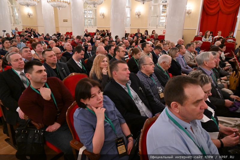 Г.А. Зюганов: «Пчела демонстрирует человеку примеры миролюбия и трудолюбия»