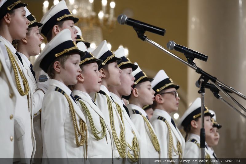 Г.А. Зюганов: «Пчела демонстрирует человеку примеры миролюбия и трудолюбия»