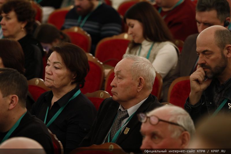 Г.А. Зюганов: «Пчела демонстрирует человеку примеры миролюбия и трудолюбия»