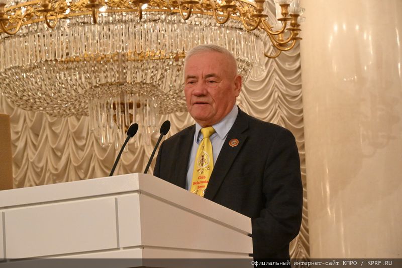 Г.А. Зюганов: «Пчела демонстрирует человеку примеры миролюбия и трудолюбия»