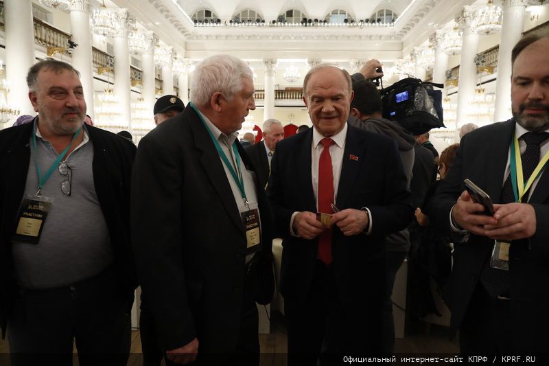 Г.А. Зюганов: «Пчела демонстрирует человеку примеры миролюбия и трудолюбия»