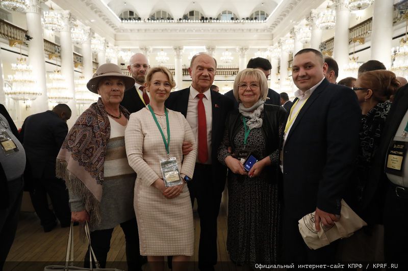 Г.А. Зюганов: «Пчела демонстрирует человеку примеры миролюбия и трудолюбия»
