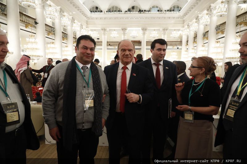 Г.А. Зюганов: «Пчела демонстрирует человеку примеры миролюбия и трудолюбия»