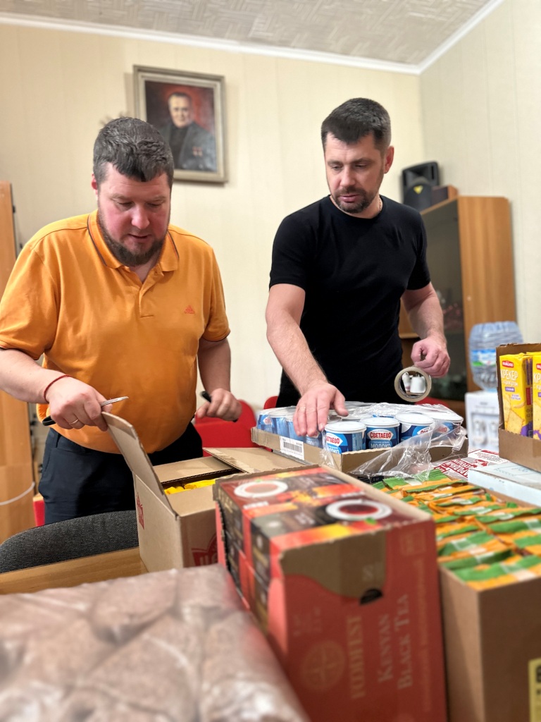 Коммунисты из Королёва, при содействии первого секретаря Королёвского ГК КПРФ Светланы Петровой, посетили Донецк, передали помощь и провели ряд встреч