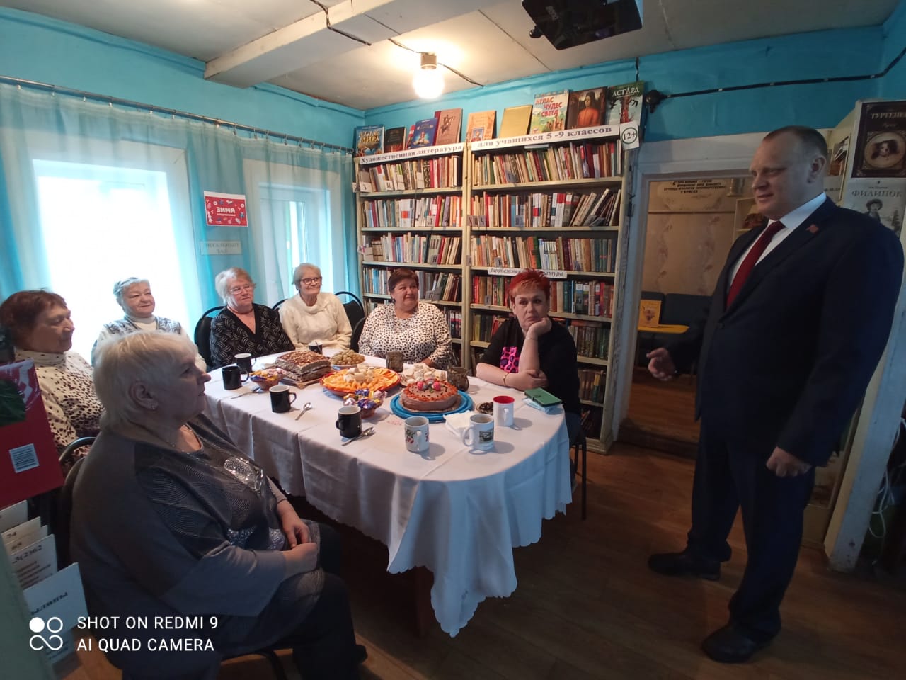 Олег Михайлович Зверев поздравил с наступающим 8 Марта женщин клуба «Покровские посиделки» в Балашихе