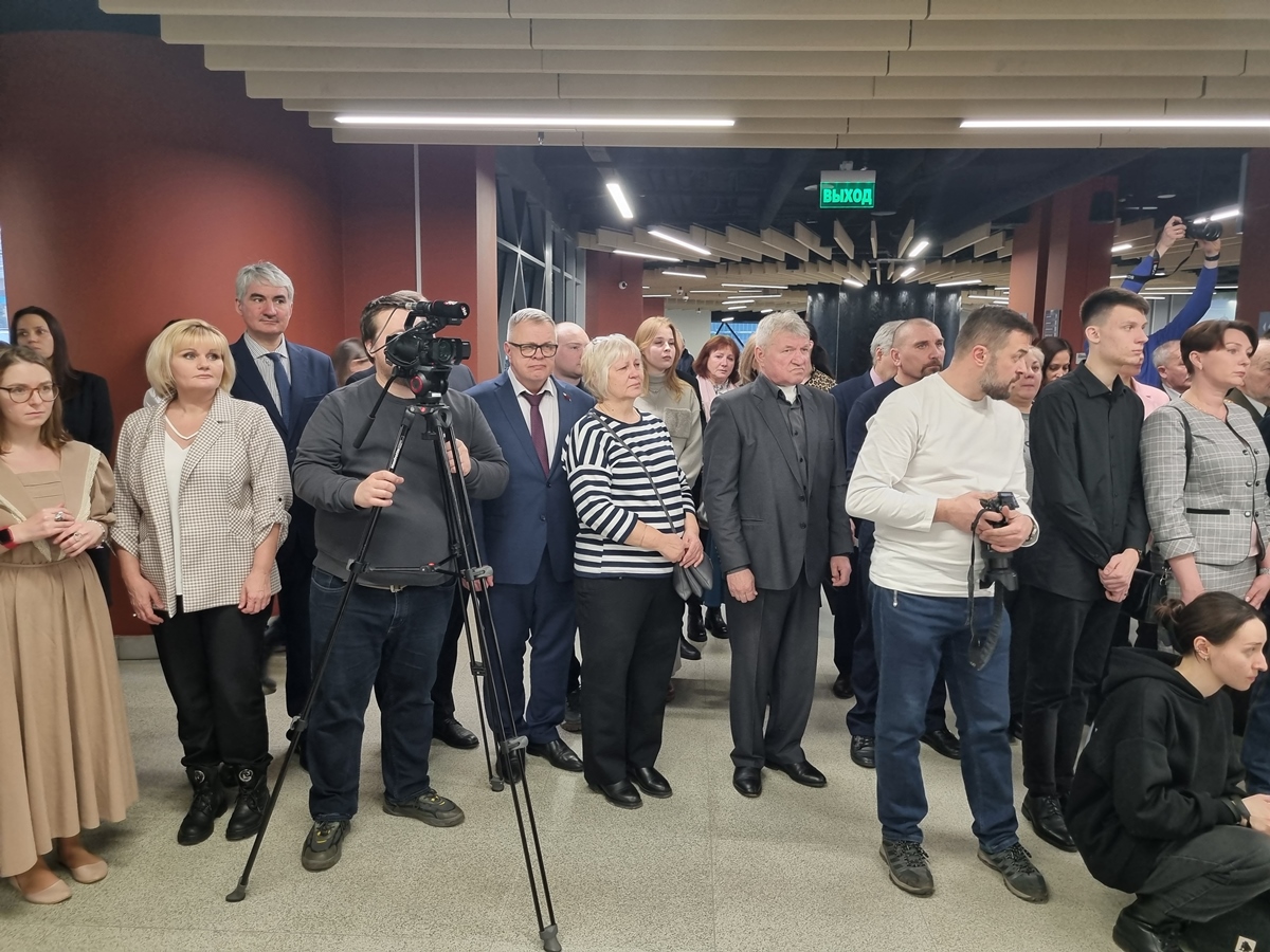 Заместитель Председателя Мособлдумы Александр Наумов принял участие в мероприятии – фотовыставке «Отец Героя»