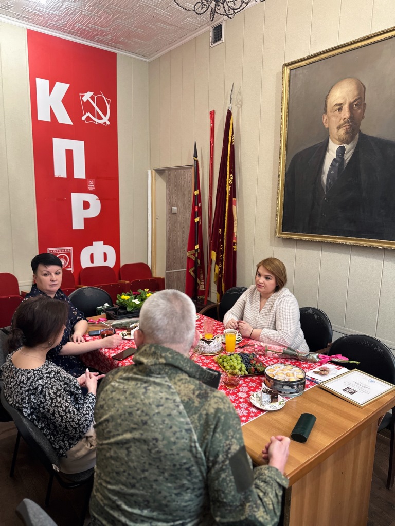 Королёвские коммунисты поздравили женщин