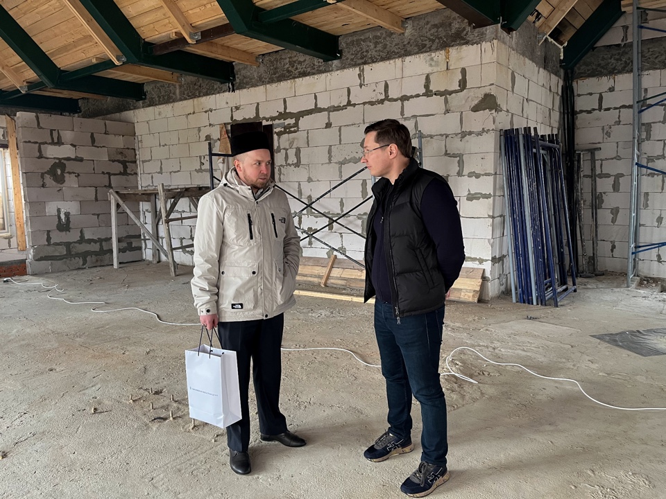 Депутат Мособлдумы Марк Черемисов осмотрел ход строительства мусульманской трапезной в г.о. Богородский