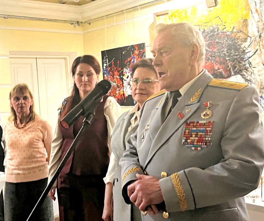Советские офицеры встретились с родственниками героев-«челюскинцев» и вручили памятные медали КПРФ