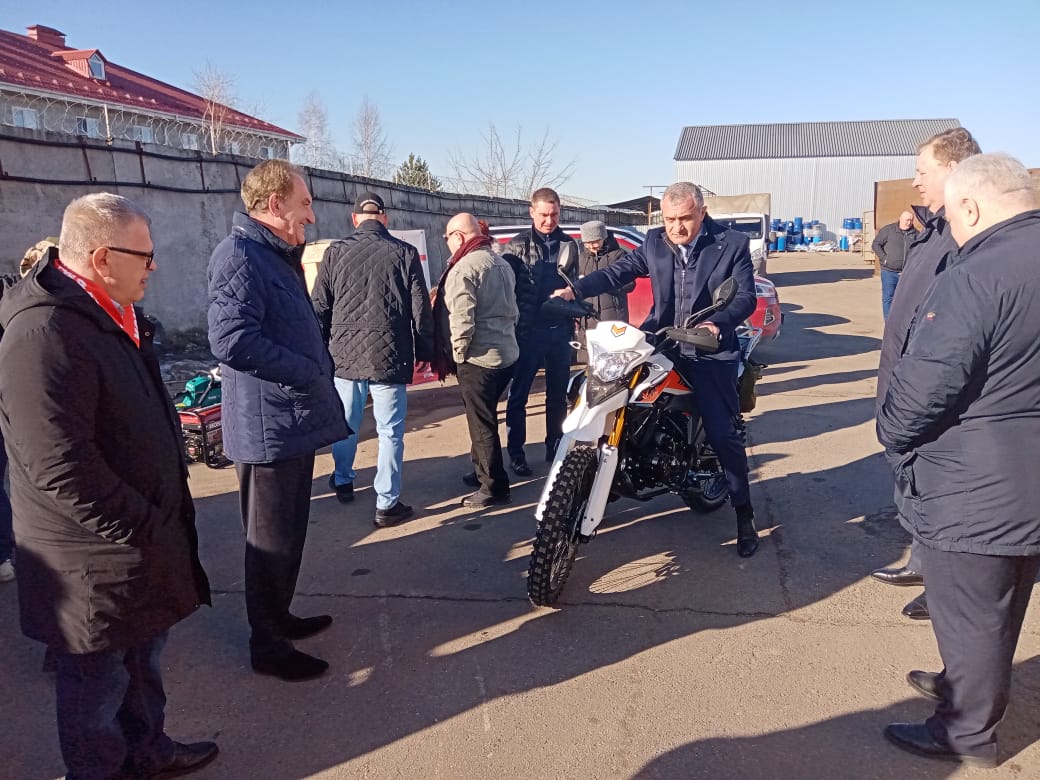 Для фронта и Победы - 136 гуманитарный конвой от КПРФ ушел в Новороссию и Курск