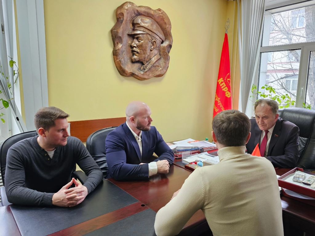 Алексанр Корнев доложил о работе Комсомола