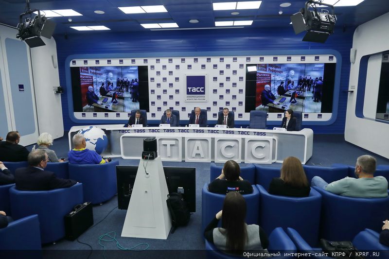 Г.А. Зюганов: Политика «лево руля» давно назрела!