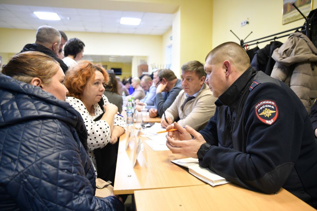 Депутат фракции КПРФ в совете депутатов Дмитровского муниципального округа 1 Иван Соловьев принял участие в работе выездной администрации