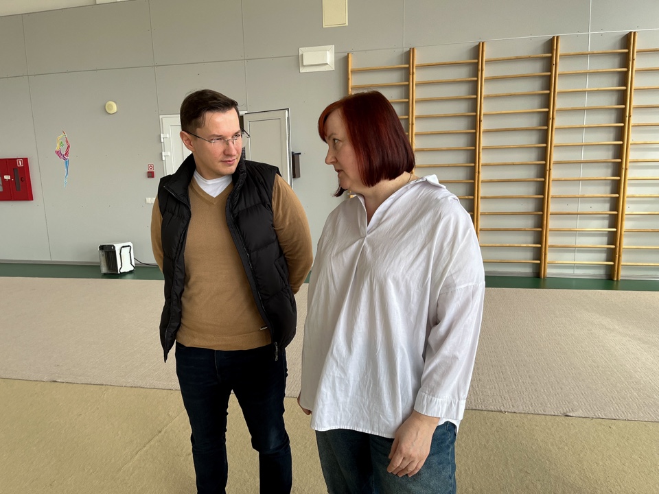 Депутат Мособлдумы Марк Черемисов познакомился с культурным центром в деревне Молзино Богородского г.о.