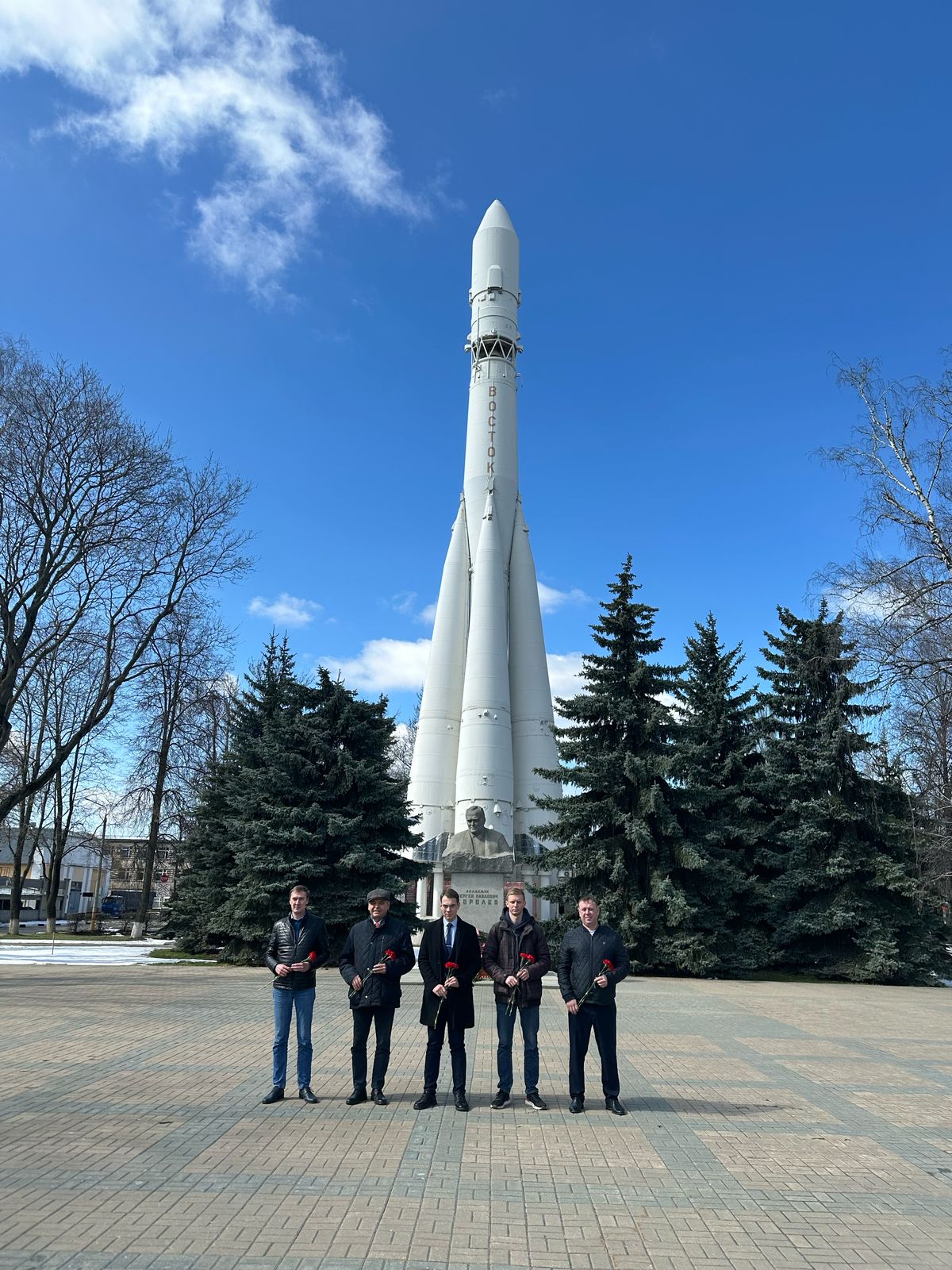 Королёвские коммунисты и комсомольцы вместе с кадетами Московского военно-музыкального училища им. Халилова посетили в день космонавтики музей РКК «Энергия»