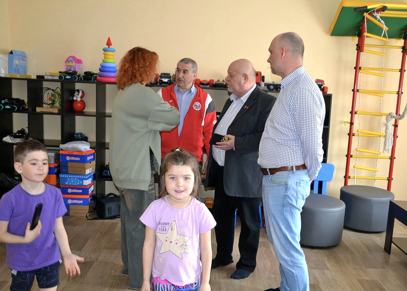 Чужих детей не бывает: в Коломне коммунисты посетили детский приют «Родной дом»