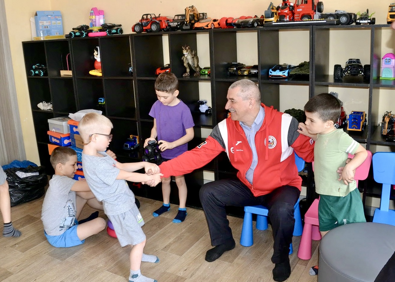 Чужих детей не бывает: в Коломне коммунисты посетили детский приют «Родной дом»