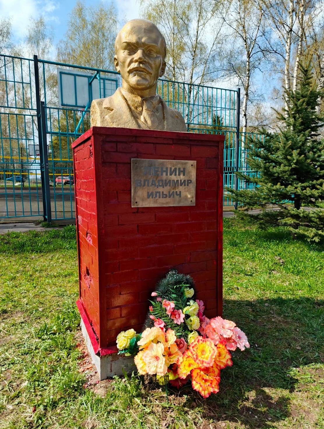 Даешь Ленинский субботник в честь 155-й годовщины Вождя мирового пролетариата!
