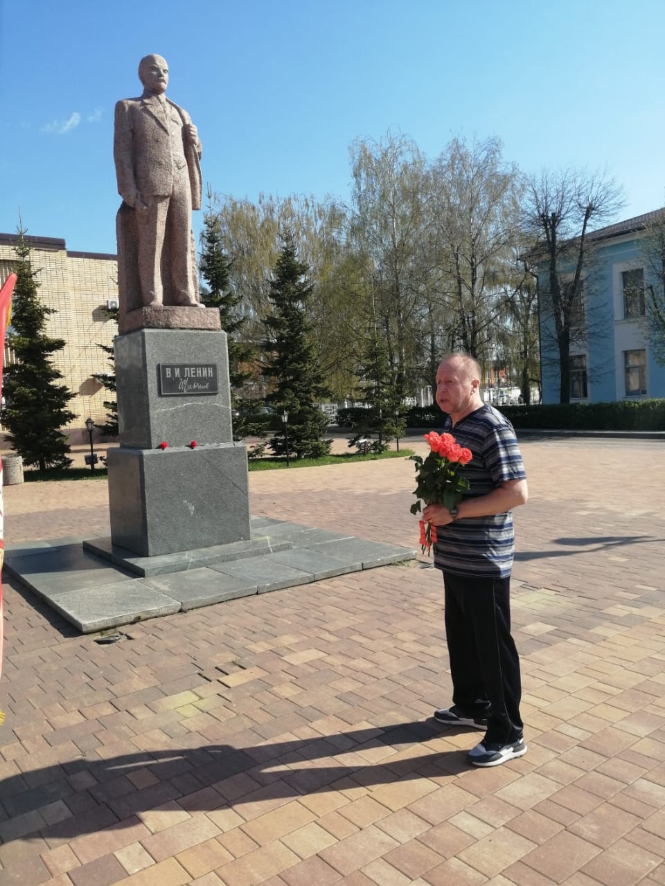 Ленин с нами на все времена