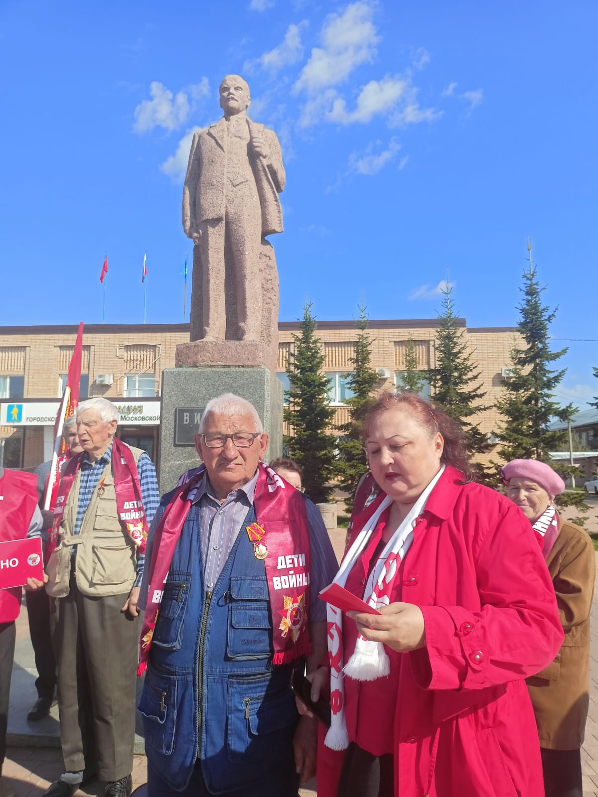 Ленин с нами на все времена