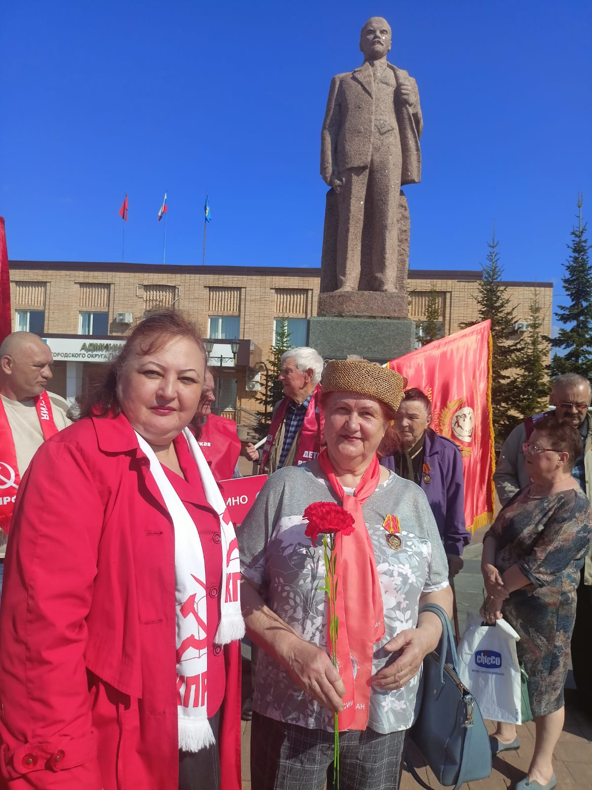 Ленин с нами на все времена