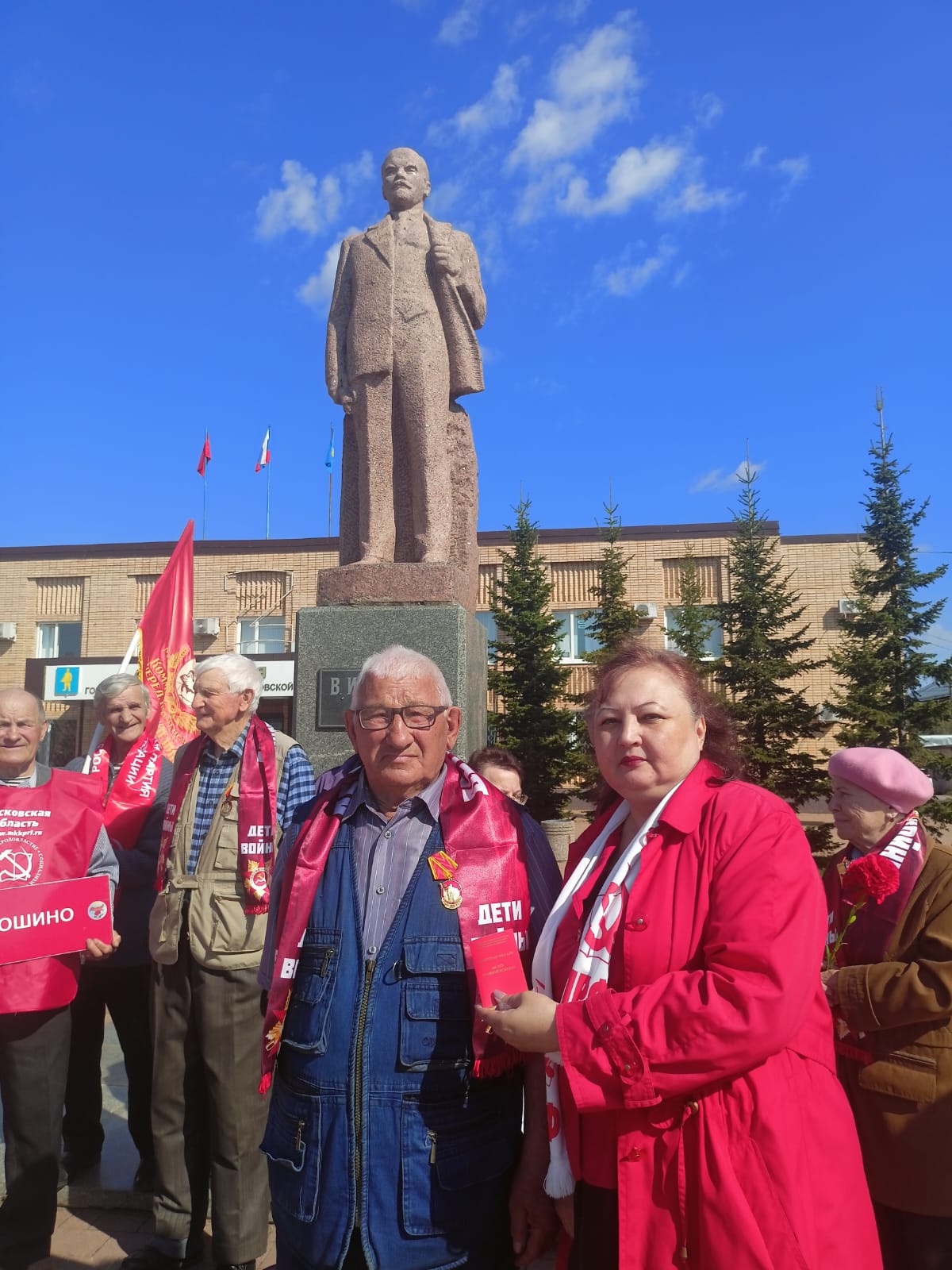 Ленин с нами на все времена