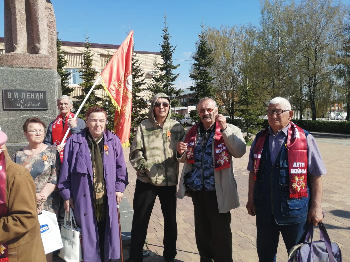 Ленин с нами на все времена