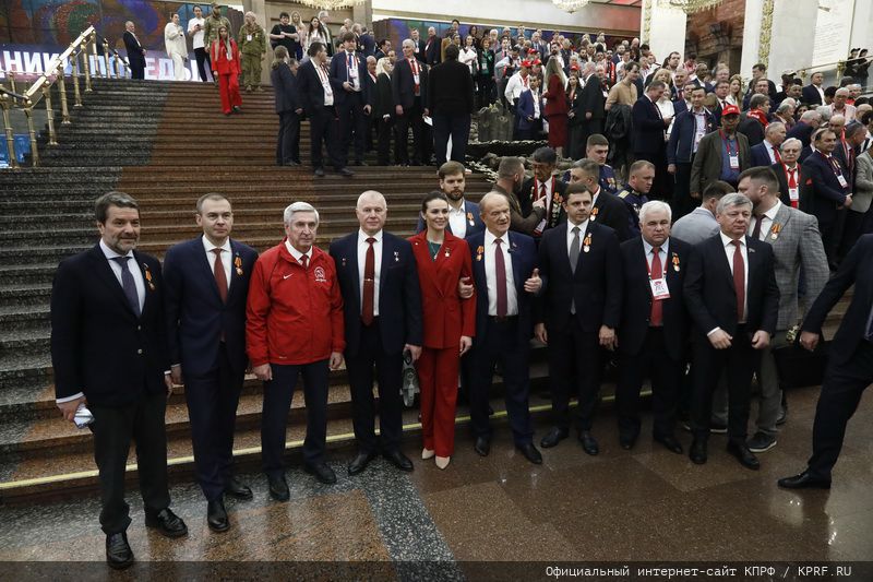В Москве открылся Второй международный антифашистский форум и состоялся праздничный концерт ко дню рождения В.И. Ленина