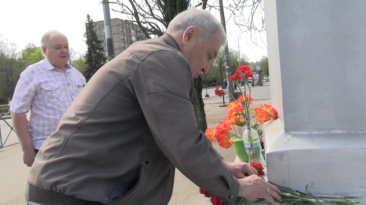Возложение цветов к памятникам В.И. Ленину в г.о. Пушкинский