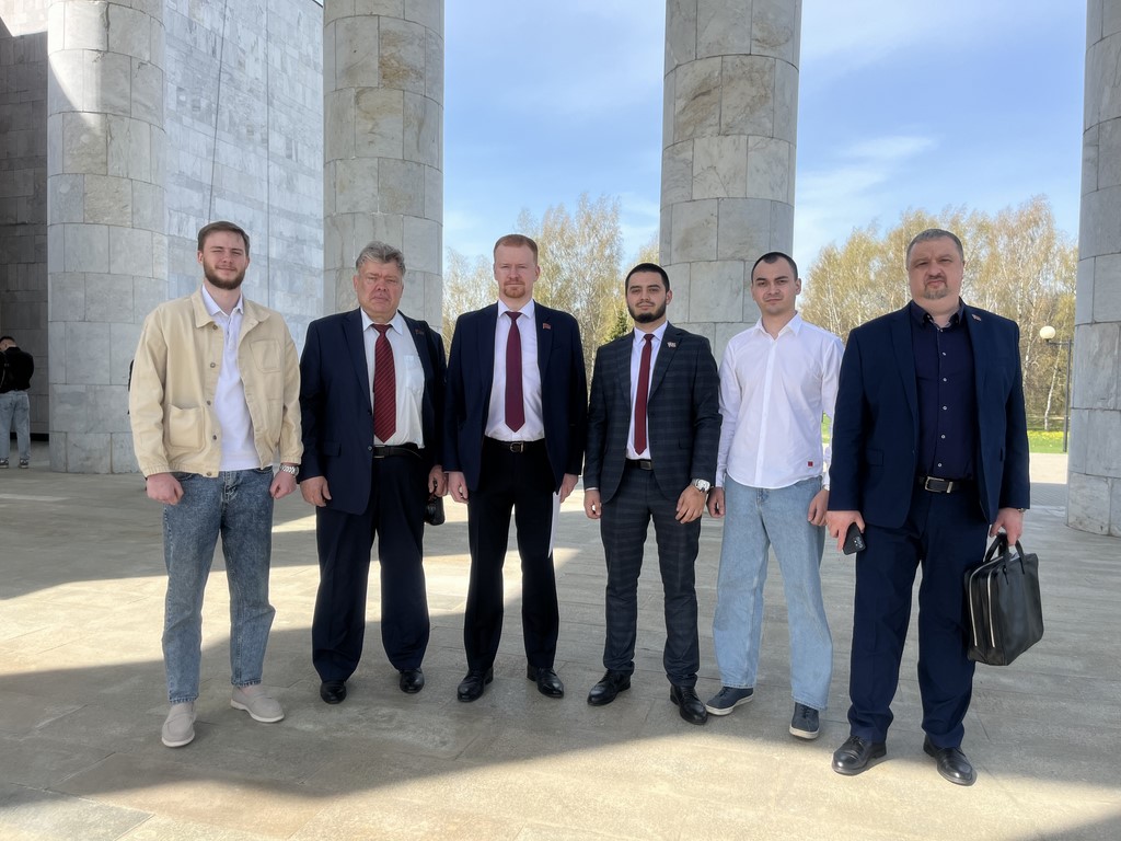 «В.И. Ленин с нам на все времена»