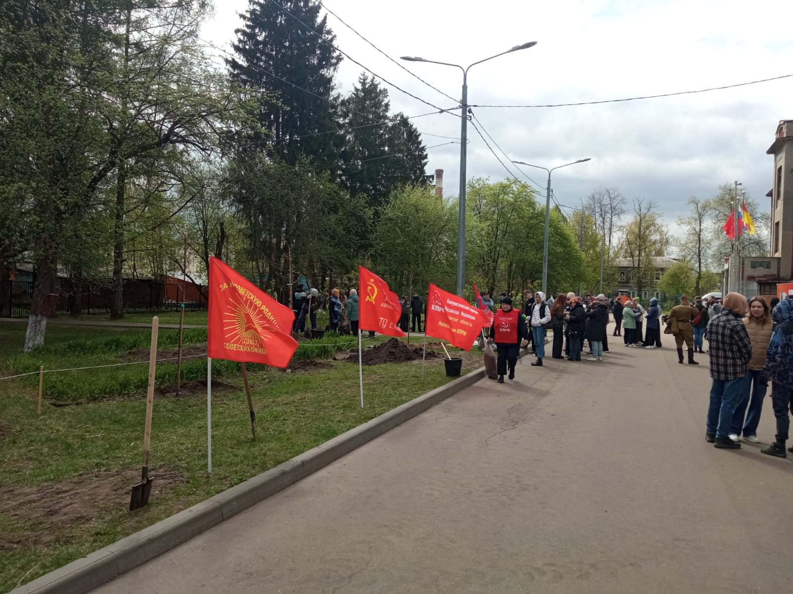 В Ногинске прошел праздничный субботник «Сад Победы»