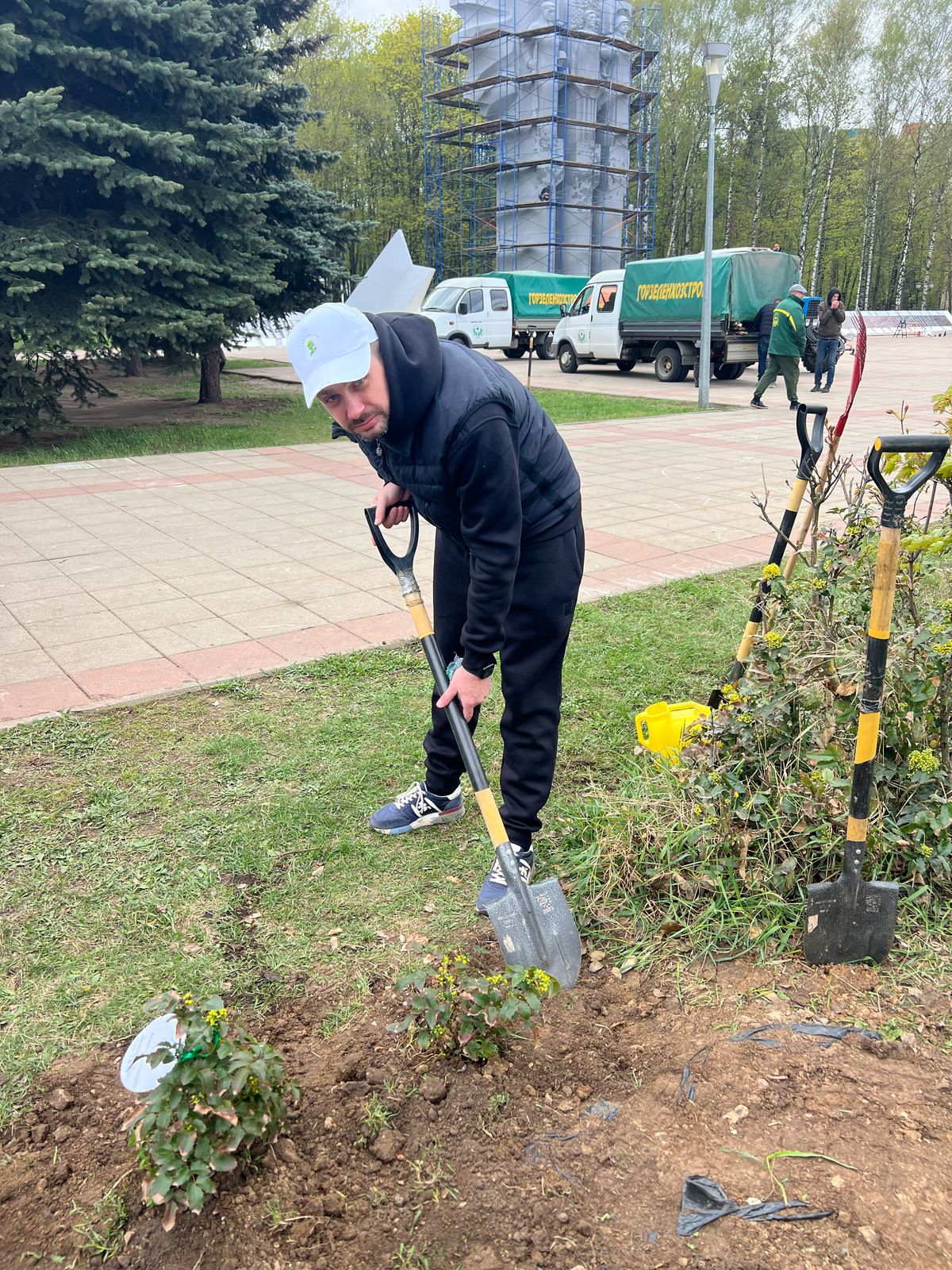 Королёвские депутаты фракции КПРФ городского Совета депутатов приняли участие в акции «Сад Памяти» и «Кедры Подмосковья»