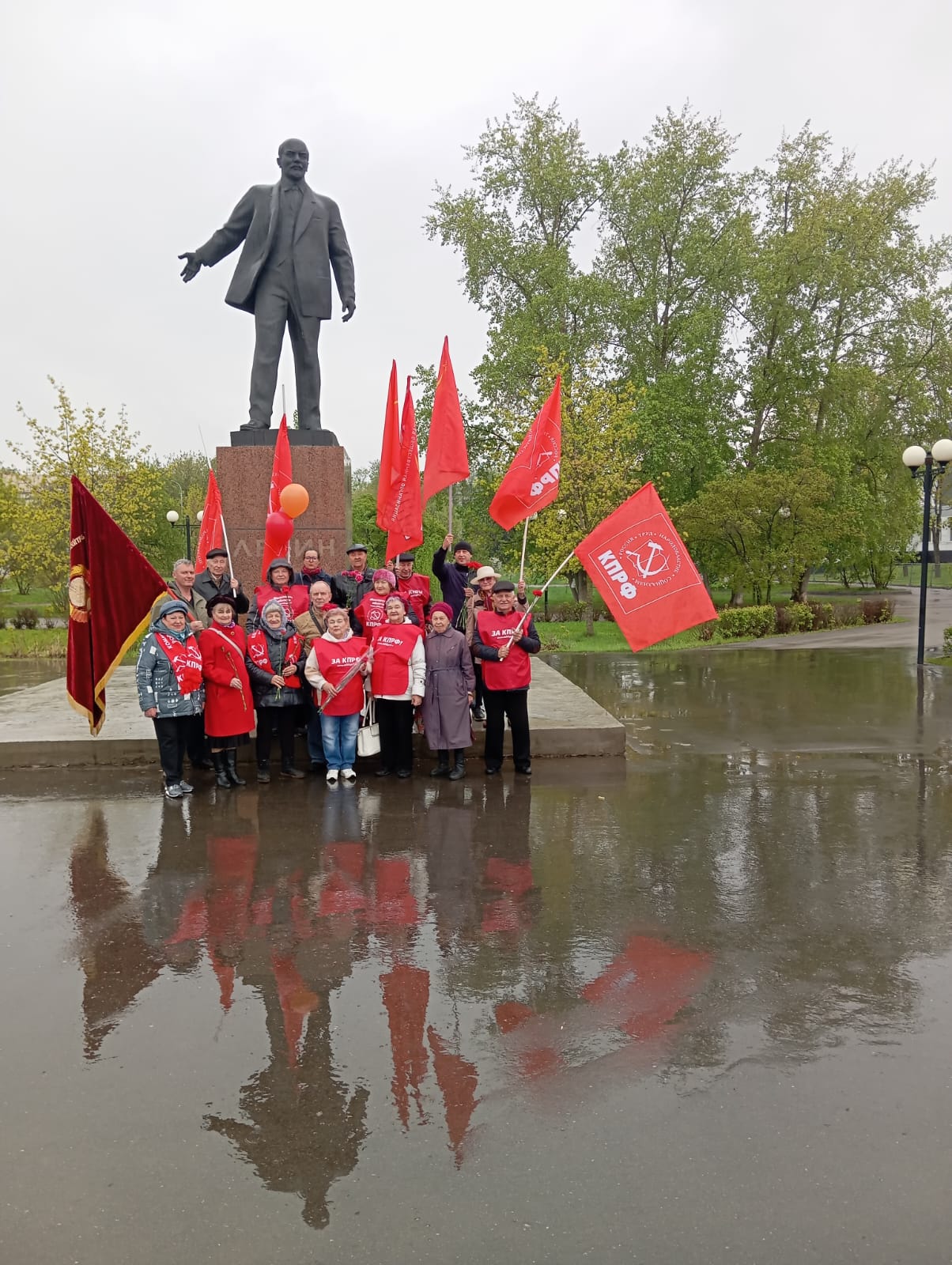 Возложение цветов 1 мая в Электростали